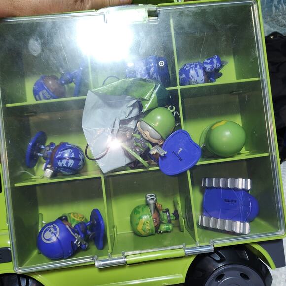 LITTLE GREEN MEN EUC BATTLE TRANSPORT WITH FIGURINES SET